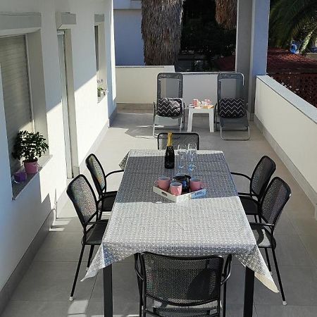 Apartman Emily, 6 Plus 2 Guests, Newly Refurbished Apartment Pula Exterior photo