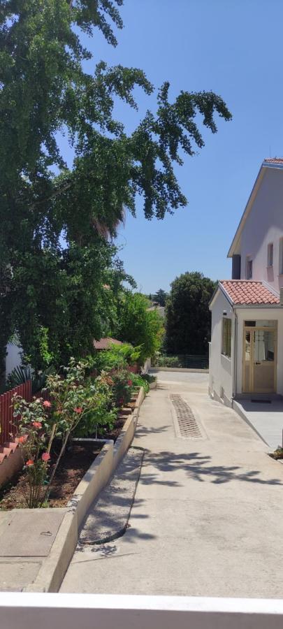 Apartman Emily, 6 Plus 2 Guests, Newly Refurbished Apartment Pula Exterior photo